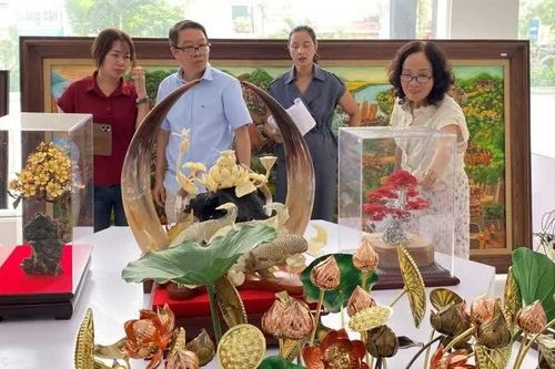 Đổi mới thiết kế nâng tầm hàng thủ công mỹ nghệ
