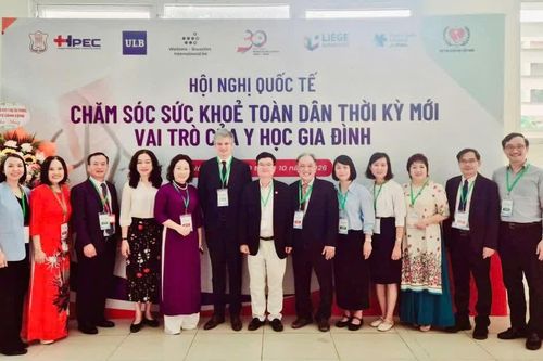 Vai trò của Y học gia đình trong chăm sóc sức khỏe toàn dân thời kỳ mới