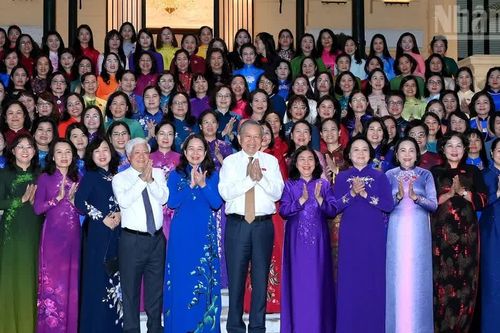 [Ảnh] Tổng Bí thư, Chủ tịch nước Tô Lâm gặp mặt các nữ Đại biểu Quốc hội khóa XVI
