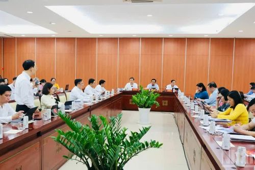 Thành phố Hồ Chí Minh: Phát triển kinh tế phải đi đôi với bảo đảm an sinh xã hội