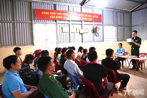 Điểm tựa của người dân xã biên giới Pa Tần