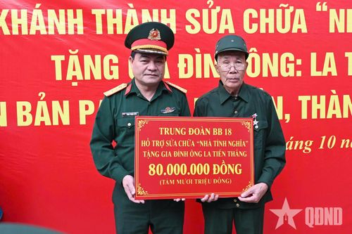 Trung đoàn Bộ binh 18 (Bộ CHQS thành phố Quảng Ninh) khánh thành 'Nhà tình nghĩa'