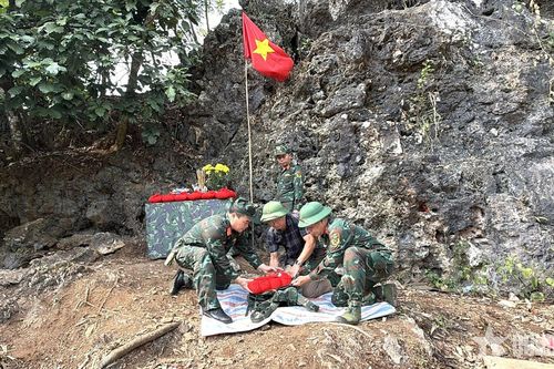 Bộ CHQS tỉnh Tuyên Quang quy tập 8 hài cốt liệt sĩ tại Bình độ 300