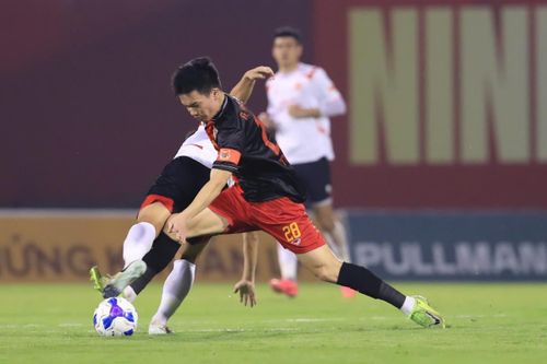 Nhìn lại vòng 5 V-League 2026/27: Những cỗ xe sang mất đà