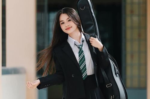 Biến khuyết điểm thành thế mạnh: Cô gái 1m55 tự tin tạo dấu ấn riêng trong nghề người mẫu