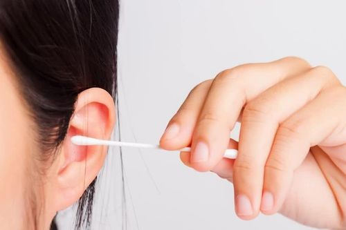 Đừng ngoáy tai bằng tăm bông