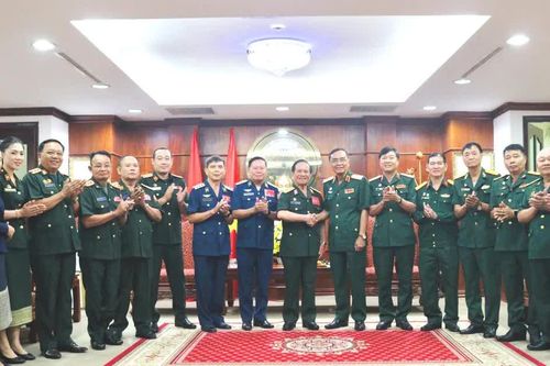 Cựu chiến binh TPHCM và Vientiane vun đắp tình hữu nghị