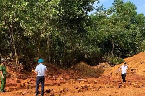 Hà Nội: Phát hiện khai thác khoáng sản trái phép ở Hạ Bằng