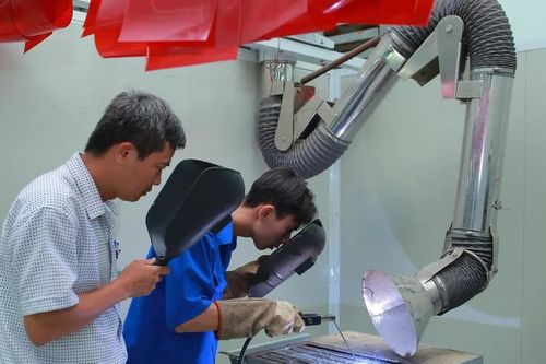 Phòng học nghề tại chỗ vùng ven đô tạo bệ phóng việc làm cho người học