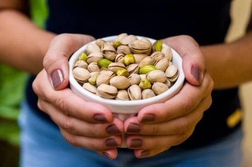 Ăn hạt dẻ cười giúp bạn ngủ ngon hơn?