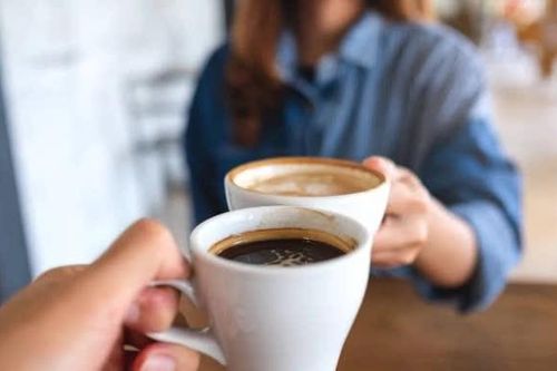 Chỉ 100mg caffeine mỗi ngày có thể giảm chất lượng giấc ngủ sâu
