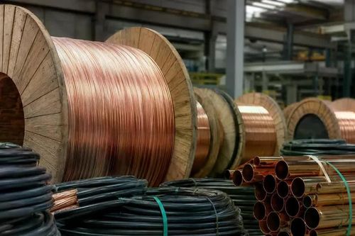 Giá đồng neo gần đỉnh hai tuần, thị trường chờ tín hiệu từ Fed
