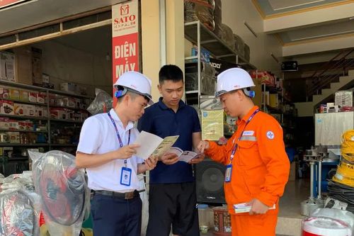 Đề xuất tính giá điện sinh hoạt theo giờ: Cần xây dựng cơ chế giá hợp lý để người dân thay đổi thói quen sử dụng điện