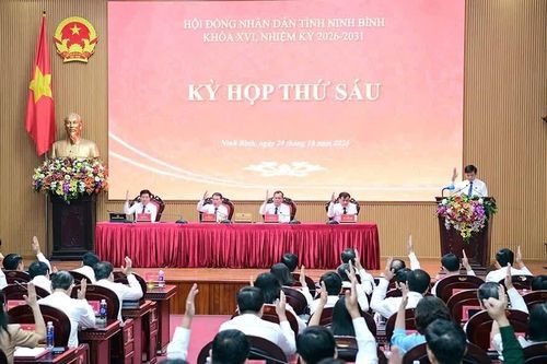 Ninh Bình thông qua 13 nghị quyết: Gỡ vướng đầu tư công, sắp xếp lại các cơ quan chuyên môn