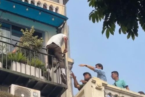 Cháy nhà 4 tầng trên phố Tràng Tiền, Hà Nội