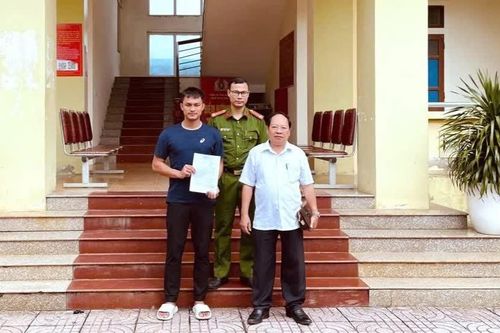 Báo cho công an vì tài khoản bất ngờ nhận 1 tỷ đồng