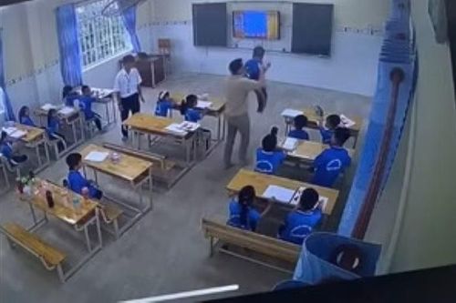 Thầy giáo người nước ngoài bạo lực với học sinh lớp 2 trong giờ tiếng Anh tại Cần Thơ