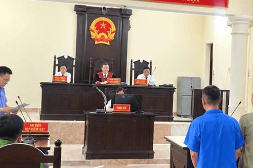 Cùng lĩnh án vì tổ chức sử dụng ma túy tại nhà