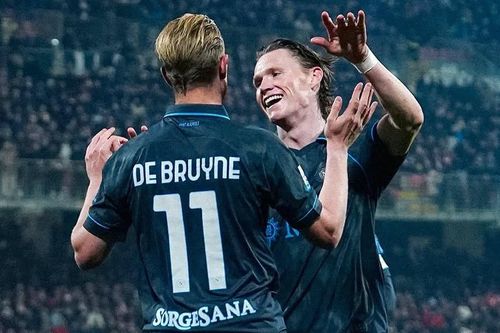 Cựu sao MU giúp Napoli thắng to, AC Milan và Juventus thua sốc