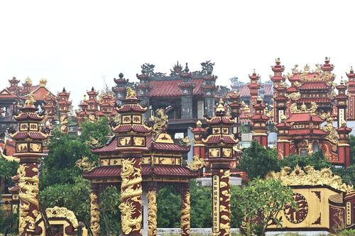 Vì sao phường có nhiều lăng mộ bề thế ở Huế phải đóng cửa các nghĩa trang?
