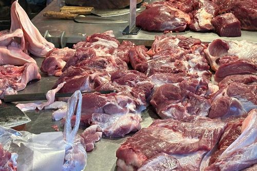 Giá lợn hơi giảm xuống đáy, siêu thị có loại vẫn bán 280.000 đồng/kg