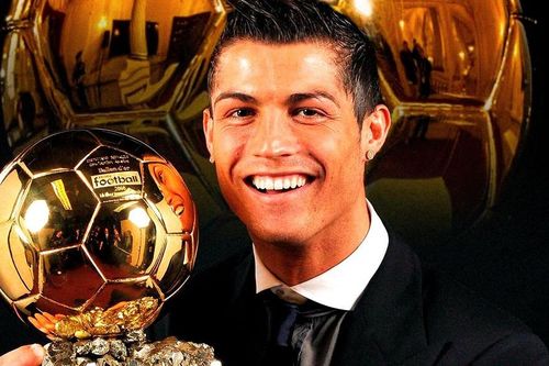 Ronaldo vượt Messi giành Quả bóng vàng xuất sắc nhất mọi thời đại
