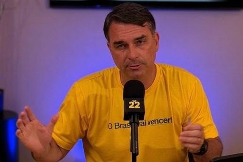 Ông Bolsonaro tự nhận là 'tổng thống đắc cử Brazil' sau khi tới Mỹ