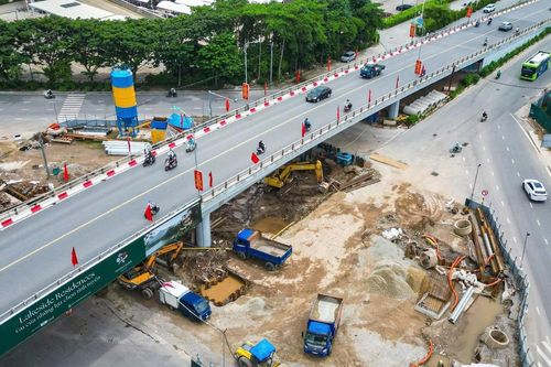 Hà Nội rào chắn đường Cổ Linh 3 tháng để thi công đường trên cao