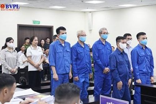 Hoãn xử cựu Phó Chủ tịch UBND tỉnh Thanh Hóa Lê Đức Giang cùng nhóm 'cát tặc'