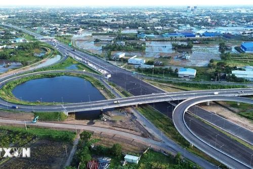 Thành phố Hồ Chí Minh tìm nguồn cung cho các dự án hạ tầng