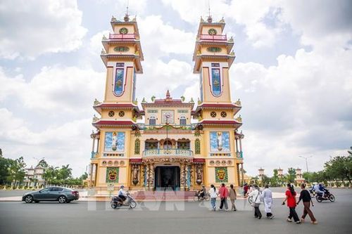 Tây Ninh đánh thức 'mỏ vàng' du lịch