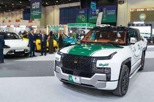 Xe BYD có thể nổi trên nước gia nhập đội xe cảnh sát Dubai