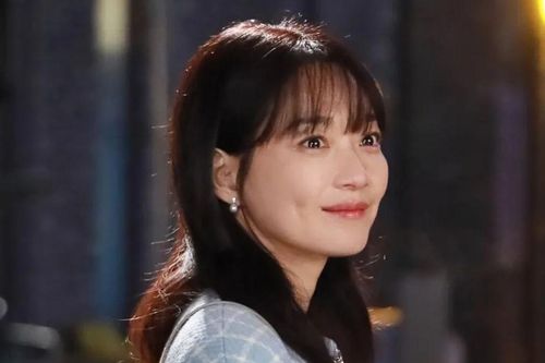Vợ chồng Shin Min Ah và Kim Woo Bin quyên góp hơn 5 tỷ won, lý do khiến khán giả xúc động