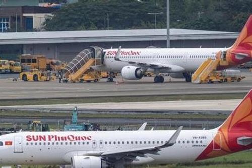 Đường cất hạ cánh số 2 tại sân bay quốc tế Phú Quốc đón chuyến bay đầu tiên
