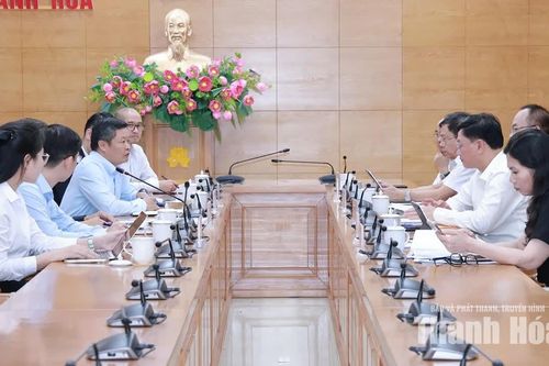Phó Chủ tịch Thường trực UBND tỉnh Mai Xuân Liêm làm việc với Tập đoàn Chimcomplex