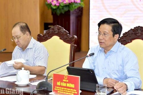 An Giang rà soát chính sách hỗ trợ doanh nghiệp đổi mới công nghệ, phát triển xe buýt điện