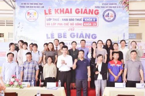 Đồng Tháp: Khai giảng, bế giảng các lớp đào tạo nghề cho người lao động
