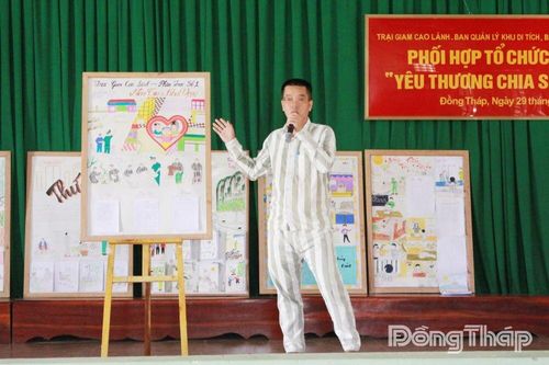 Sinh hoạt chuyên đề 'Yêu thương và chia sẻ' tại Trại giam Cao Lãnh