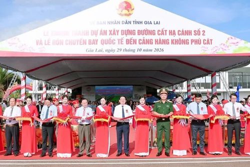 Khánh thành đường cất hạ cánh số 2 Cảng hàng không Phù Cát và đón chuyến bay charter từ Macau (Trung Quốc)