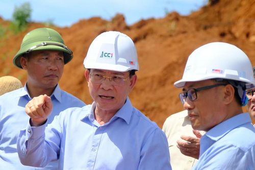 Tăng cường '3 ca, 4 kíp' đẩy nhanh tiến độ cao tốc Bảo Lộc - Liên Khương