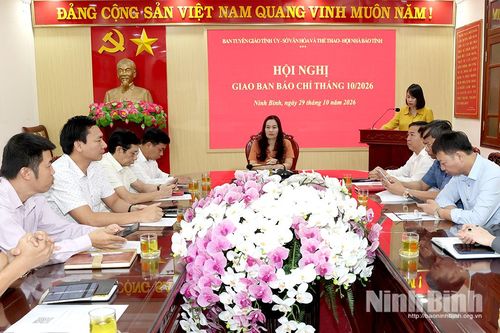 Giao ban công tác báo chí tuyên truyền tháng 10