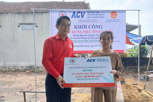 Khởi công xây dựng nhà tình nghĩa cho gia đình chính sách