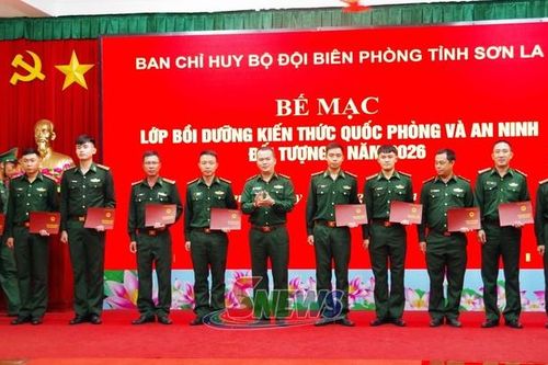 Bồi dưỡng kiến thức quốc phòng và an ninh cho 40 cán bộ biên phòng