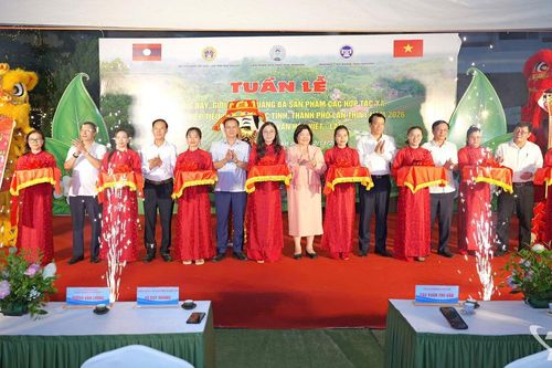 Kết nối giao thương, lan tỏa tình hữu nghị Việt – Lào