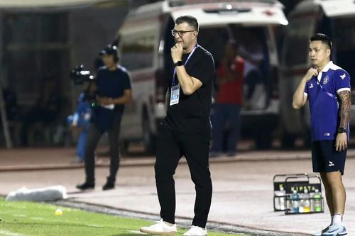 HLV Roland quyết tâm cùng U17 Việt Nam làm nên lịch sử tại World Cup 2026