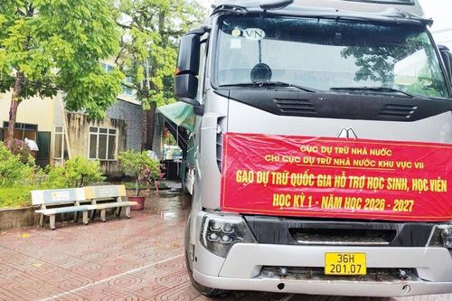 Hành trình đưa hơn 1.800 tấn gạo dự trữ đến với học sinh vùng khó