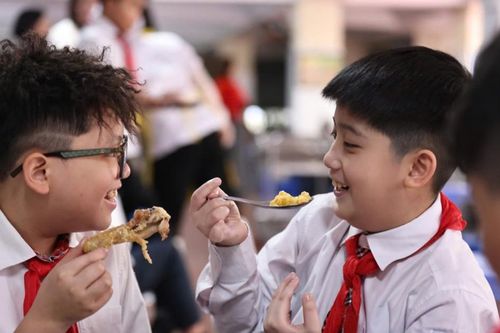 Bộ GD-ĐT: Phụ huynh không được gây cản trở quy trình tổ chức bữa ăn bán trú