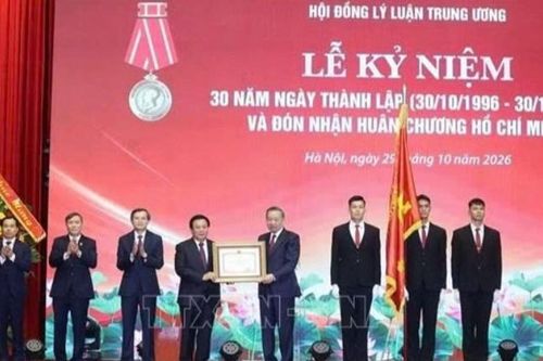 Hội đồng Lý luận Trung ương đón nhận Huân chương Hồ Chí Minh