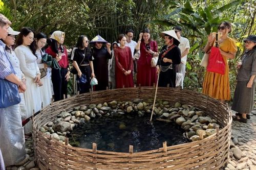 Du khách Việt ưu tiên ẩm thực địa phương và khám phá văn hóa mới