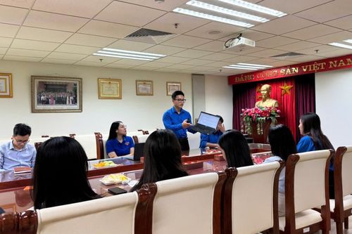 Chi đoàn Vụ Chính sách tiền tệ xung kích ứng dụng AI, lan toả tinh thần 'Bình dân học vụ số'
